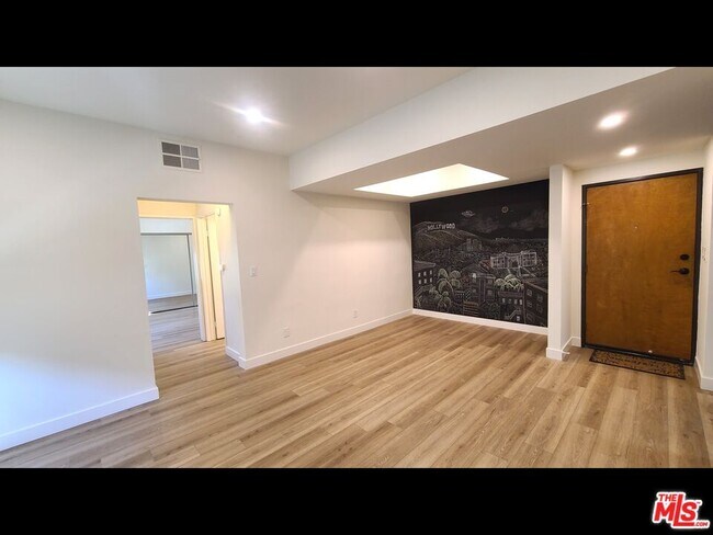 Photo - 1818 Glendon Ave Unidad 103