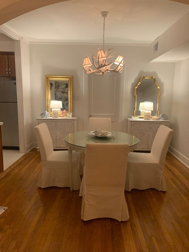 Photo - Introducing a charming 3-bedroom, 2-bathroom townhouse located in the heart of Shadyside