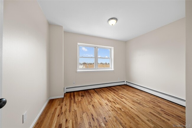 Photo - 410 Jericho Tpke Unit 3A