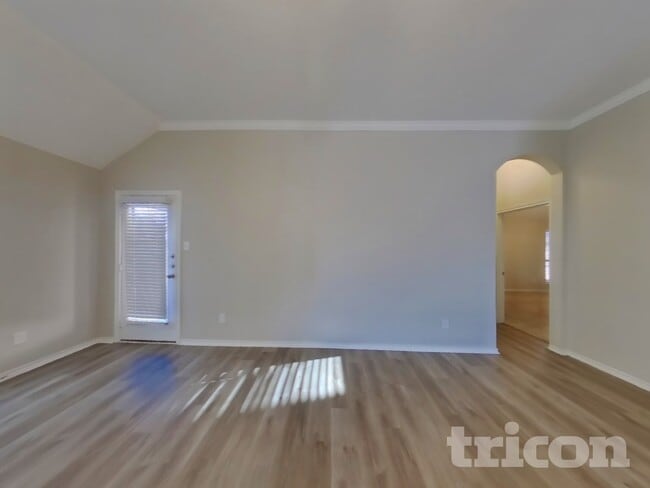 Photo - 313 Lucky Landing Dr