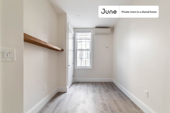 Room in Shared 2 bed/1 bath home in Greenpoint