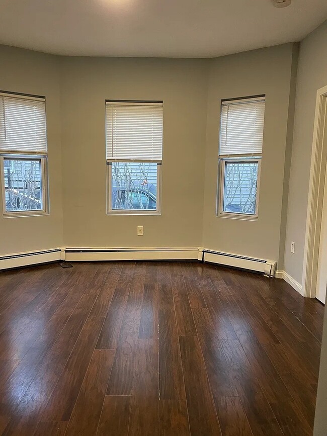 16 Rock Valley Ave Unit 1