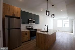 Building Photo - 1224 W Silver St Unit 3