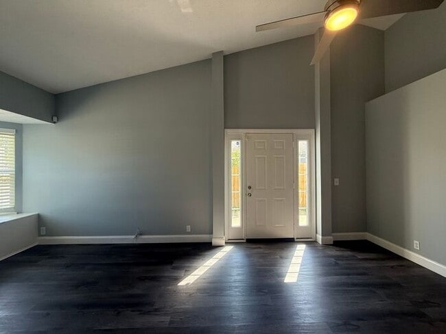 Photo - Cute Two Bedroom House in Donelson - Garage & Fenced Backyard