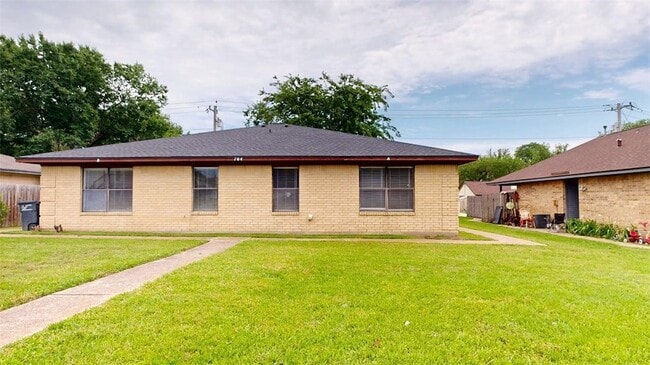 Building Photo - 704 Vassar Ct Unit A