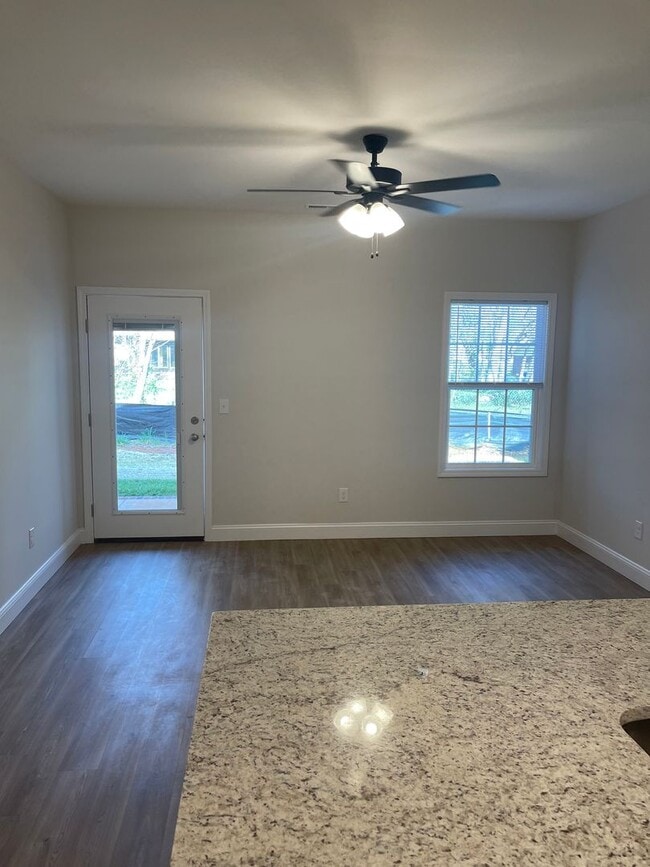 Photo - 155 Megan Ct Unidad 105