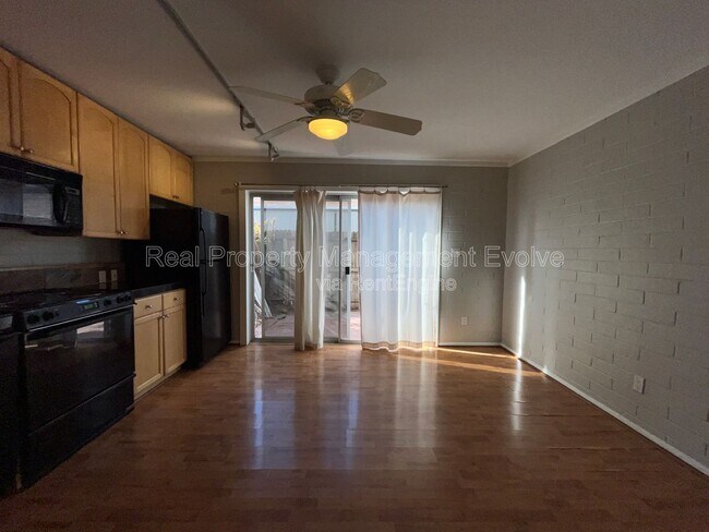 3637 E Monterosa St Unit 7