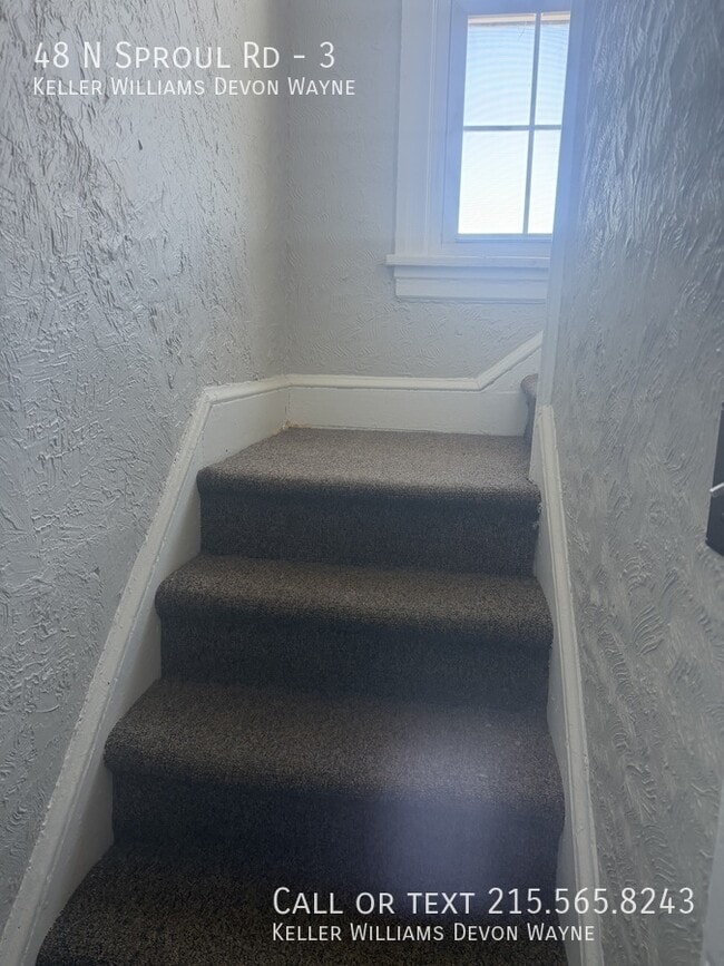 Photo - 48 N Sproul Rd Unidad 3