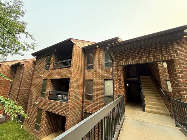 Building Photo - 44790 Locust Ridge Ct