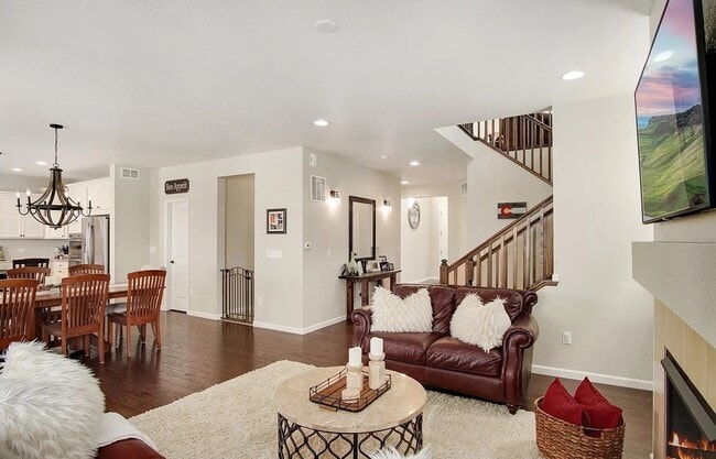 Photo - 912 McMurdo Cir