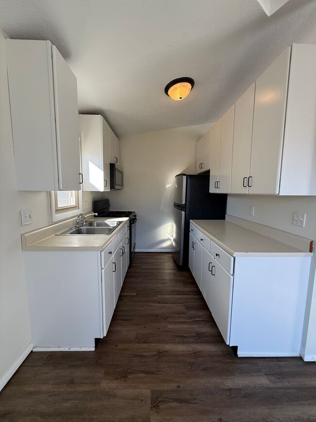 Photo - Incredibly Updated Large 4 Bedroom House!