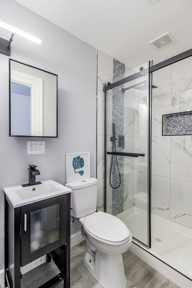 Photo - 1232 W Lafayette Ave Unit B2