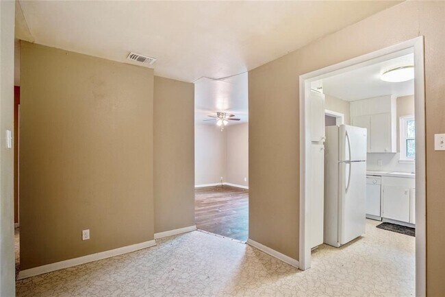 Photo - 3532 Midwest Dr Unit C