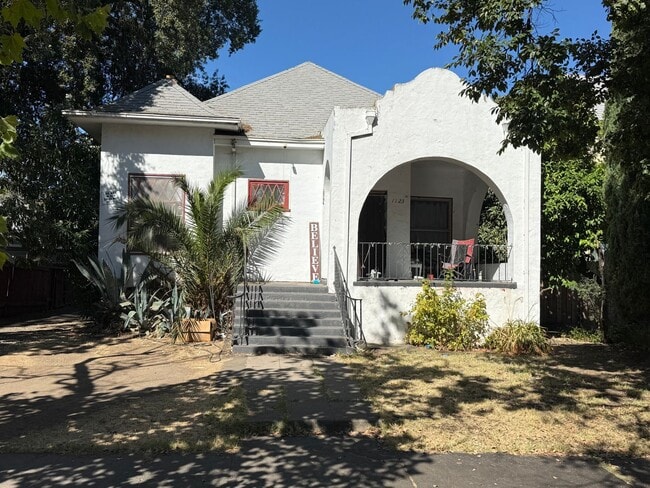 Building Photo - 1123 N Commerce St Unit 1123 N Commerce