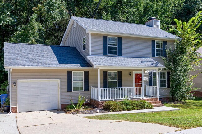 Photo - 520 Wyndham Dr