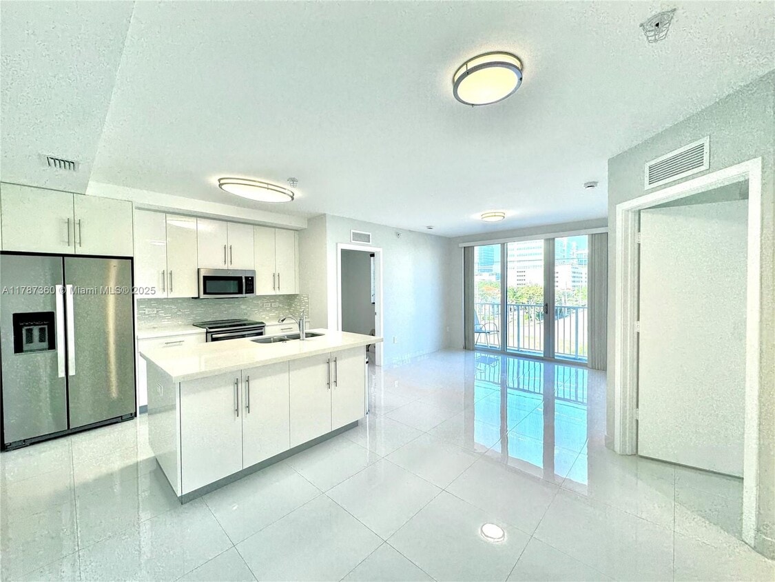 Photo - 2651 NE 212th Ter (Miami, FL)