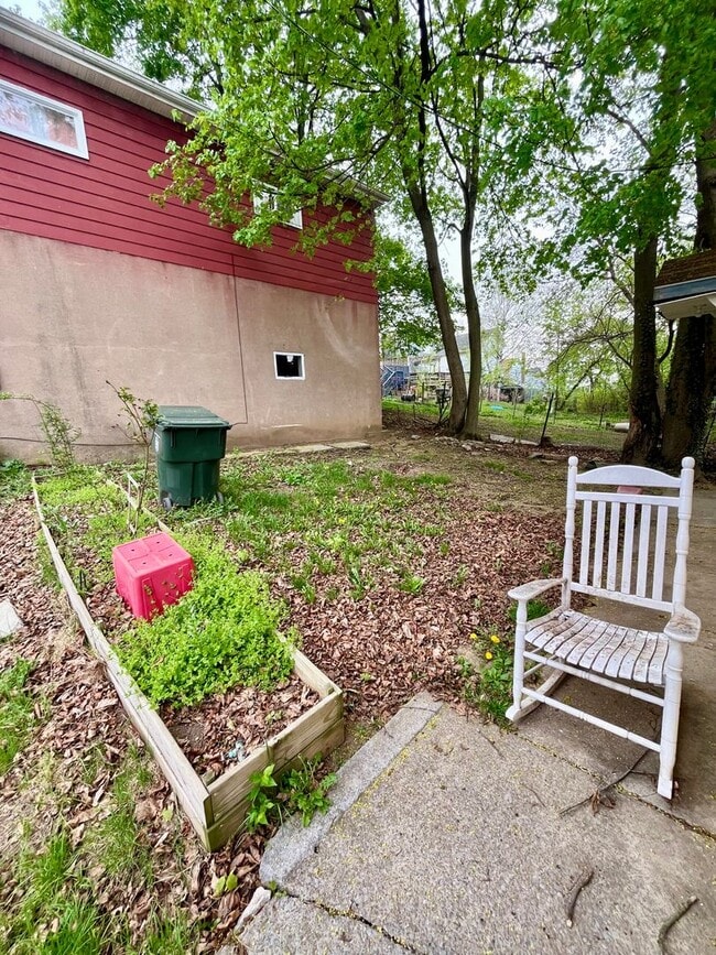 Photo - 2 Bedroom Single-Family Home in Bellefonte – Available August 1