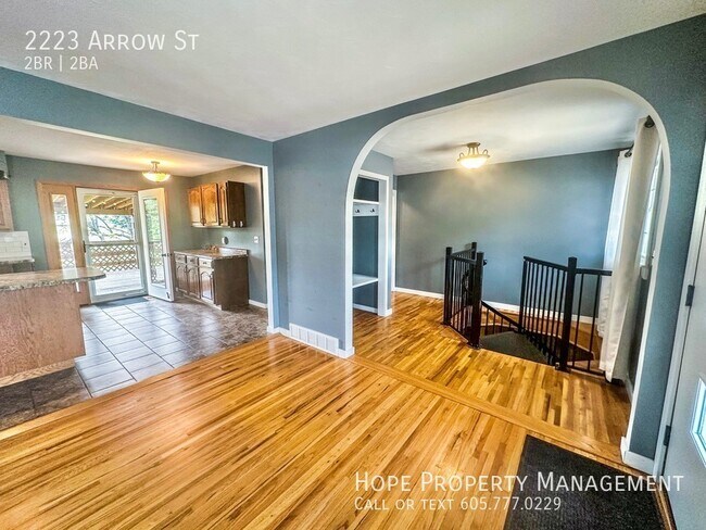 Photo - 2223 Arrow St