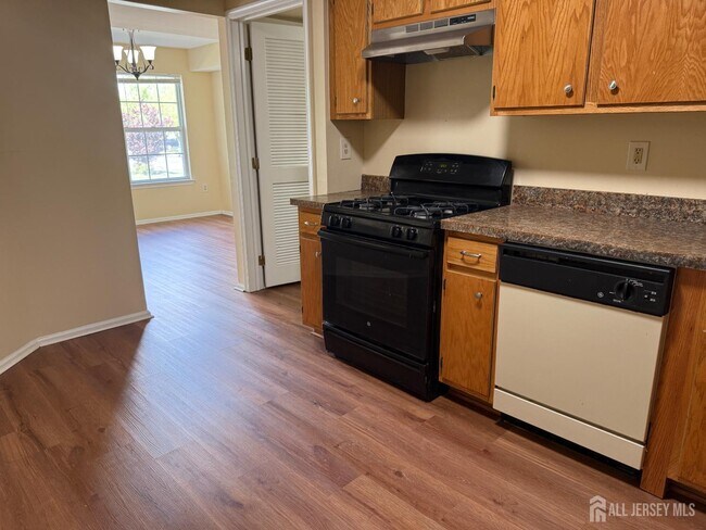 Photo - 1102 Stony Brook Way