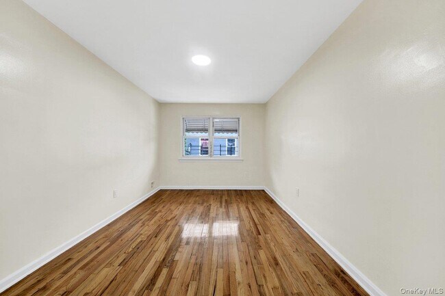 Photo - 3722 Bronxwood Ave Unit 2