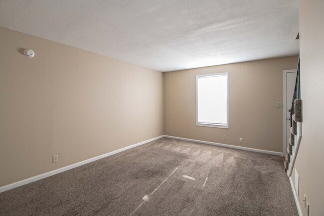 Photo - 363 Peabody Dr