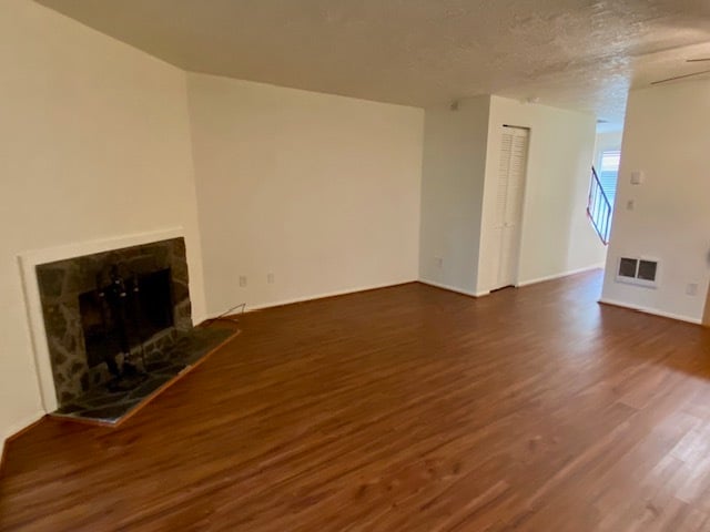 pisos de tablones de vinilo - 19364 NW Mahama Way Unidad 2 story Triplex Townhouse