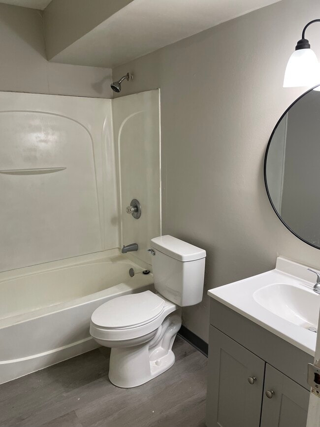 Photo - 1829 Miles Ave NW Unidad 12