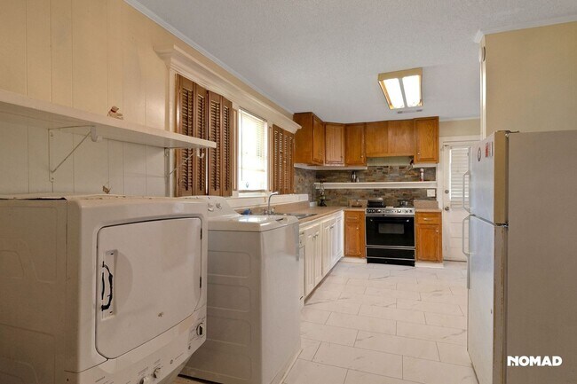 Photo - 141 Dockweiler Rd N