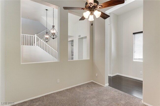 Photo - 6632 Ditmars St