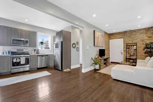 Photo - 2519 W Altgeld St Unit 1e