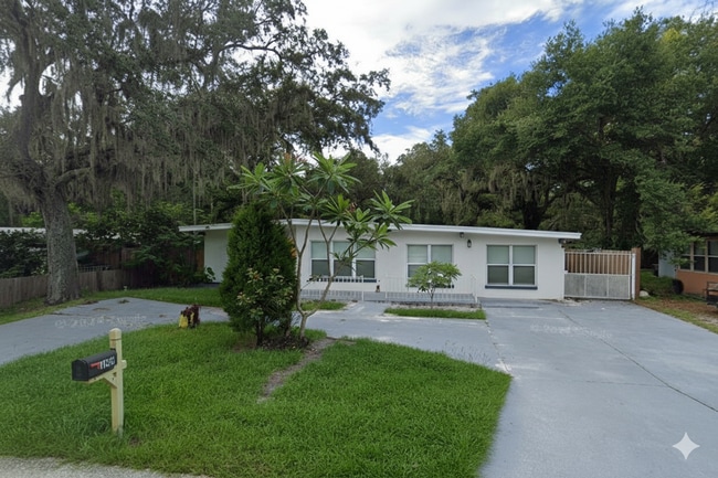 Photo - Beautiful Spacious Stylish near Busch Gardens at Crenshaw