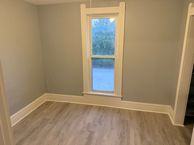 Photo - 2521 Stoney Ridge Rd Unit 9 - Apartment Upstairs