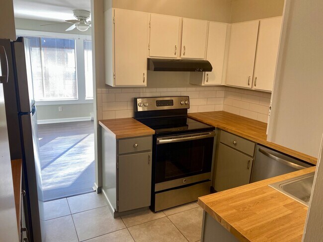 Photo - 400 Rencliffe Apartments Unit 405