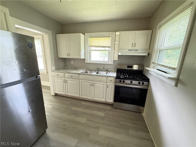 283 Sobul Ave