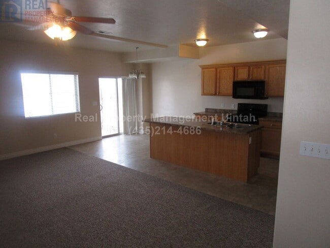 Photo - 3 Bed 2.5 bath Townhome