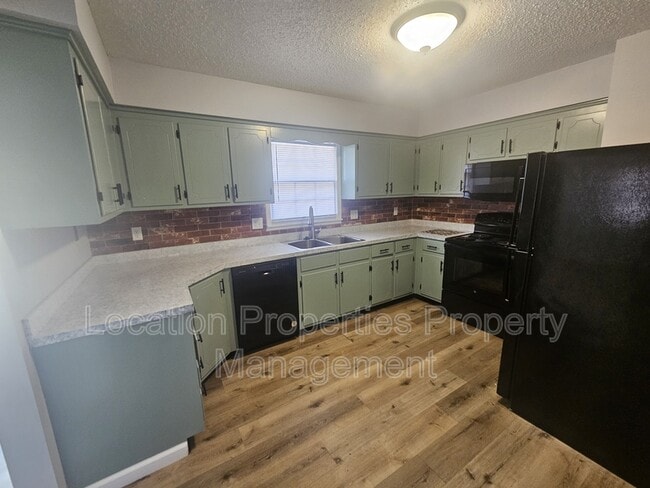 Photo - 3212 W 9th St