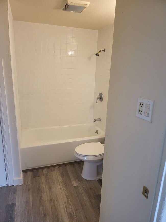 Photo - 721 Santa Fe Ave SW Unit Back