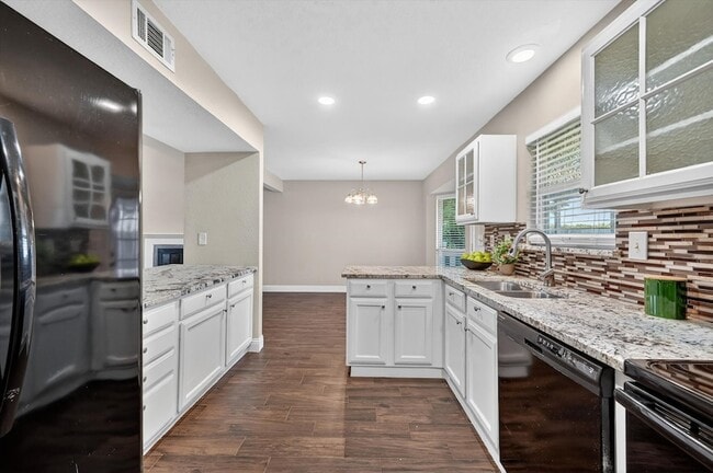 Photo - 2009 Parkside Dr