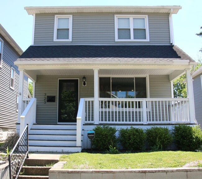 Building Photo - 723 Siebert St