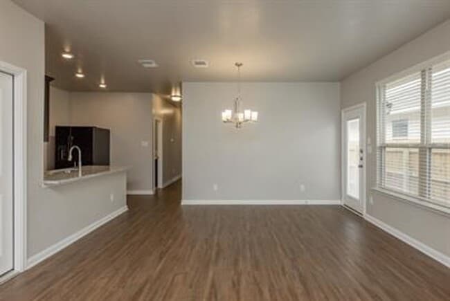 Photo - Bright & Cozy Duplex