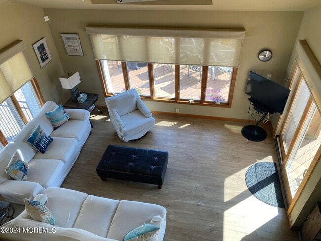 29 Julia Dr