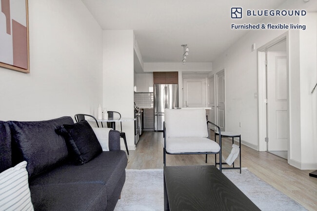 Photo - 7077 Woodmont Ave Unidad FL7-ID384