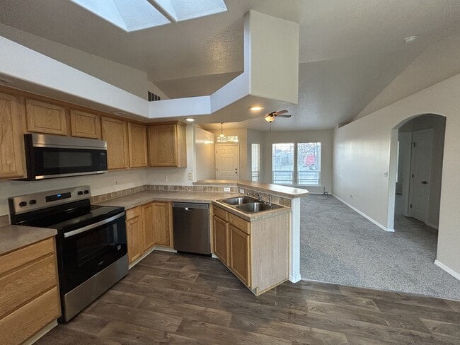 Photo - 557 N Katsura Ave