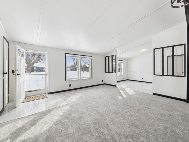 Photo - 1567 Brookline St