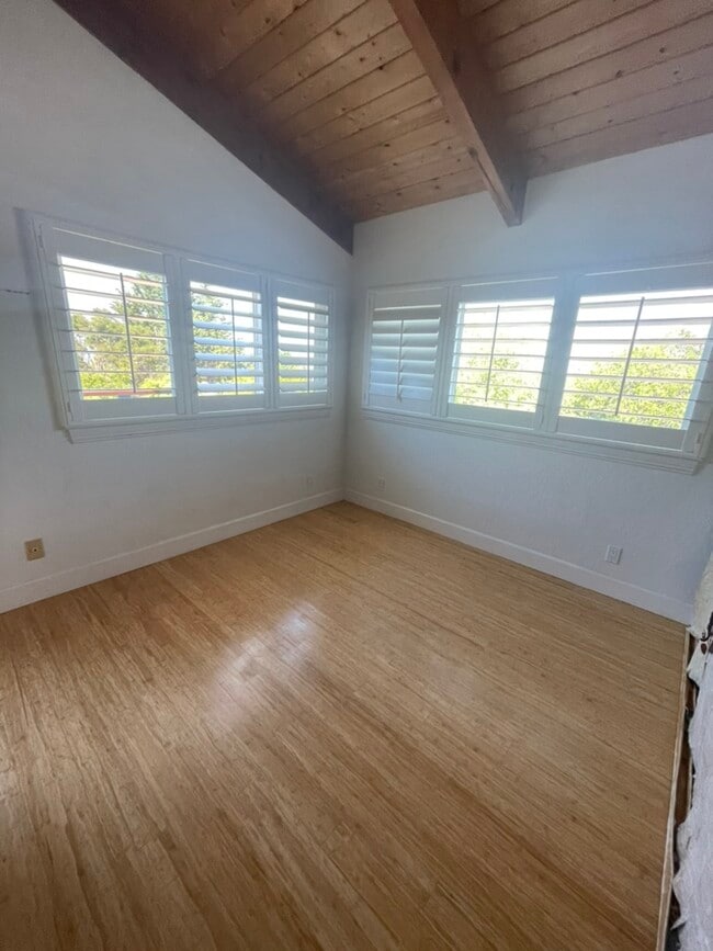 Photo - 510 Lakeview Way