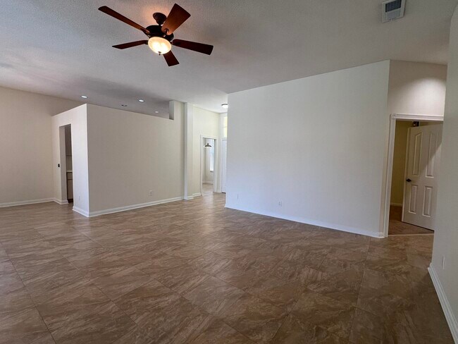 Photo - 244 Hampton Pl