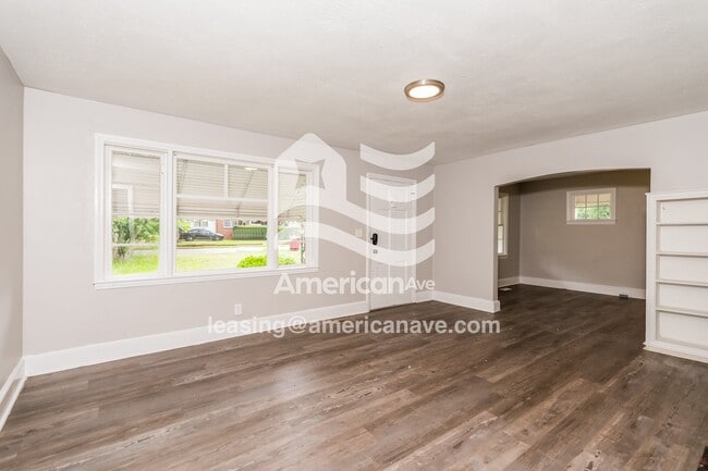 Photo - 192 Parkwood Ave