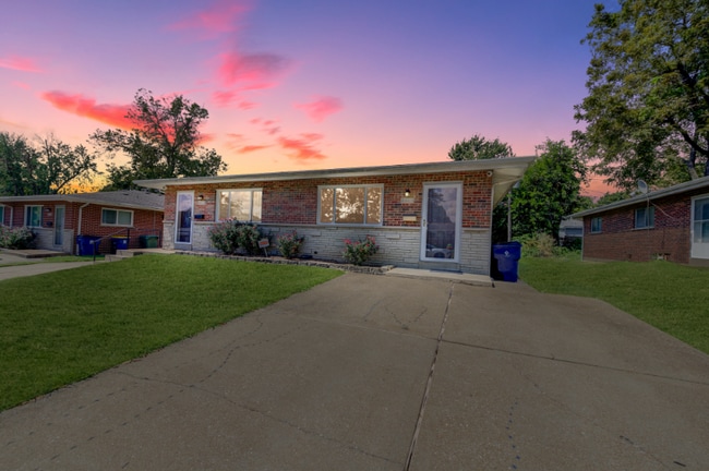 Photo - 4063 Esseldale Dr Unit 4065 Esseldale