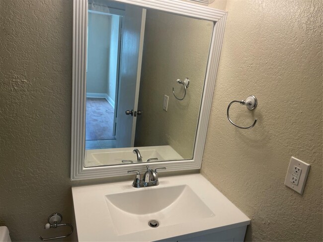 Building Photo - 4255 N University Dr Unit 214 Rental