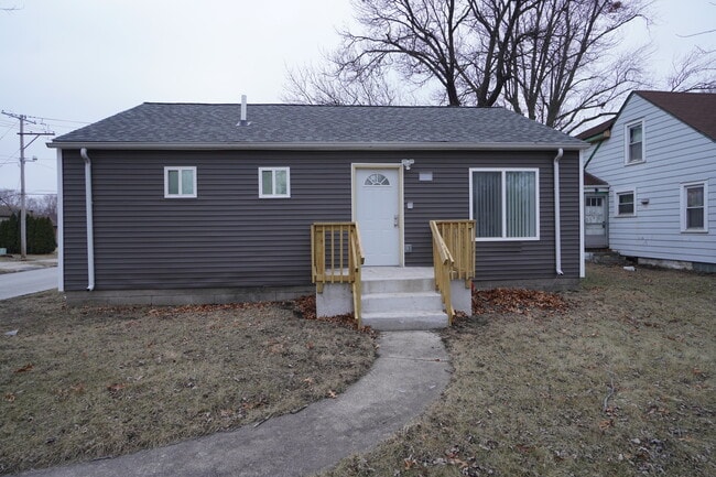 Photo - 1092 Hanley St